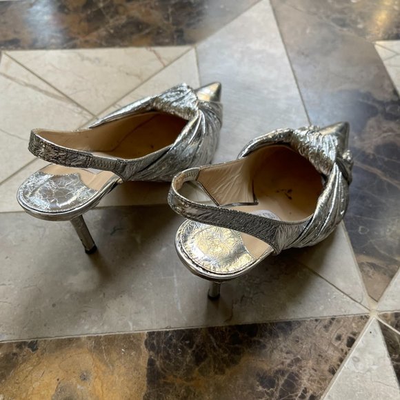 JIMMY CHOO Annabelle 85 Knotted Silver Leather Pumps - Picture 4 of 11